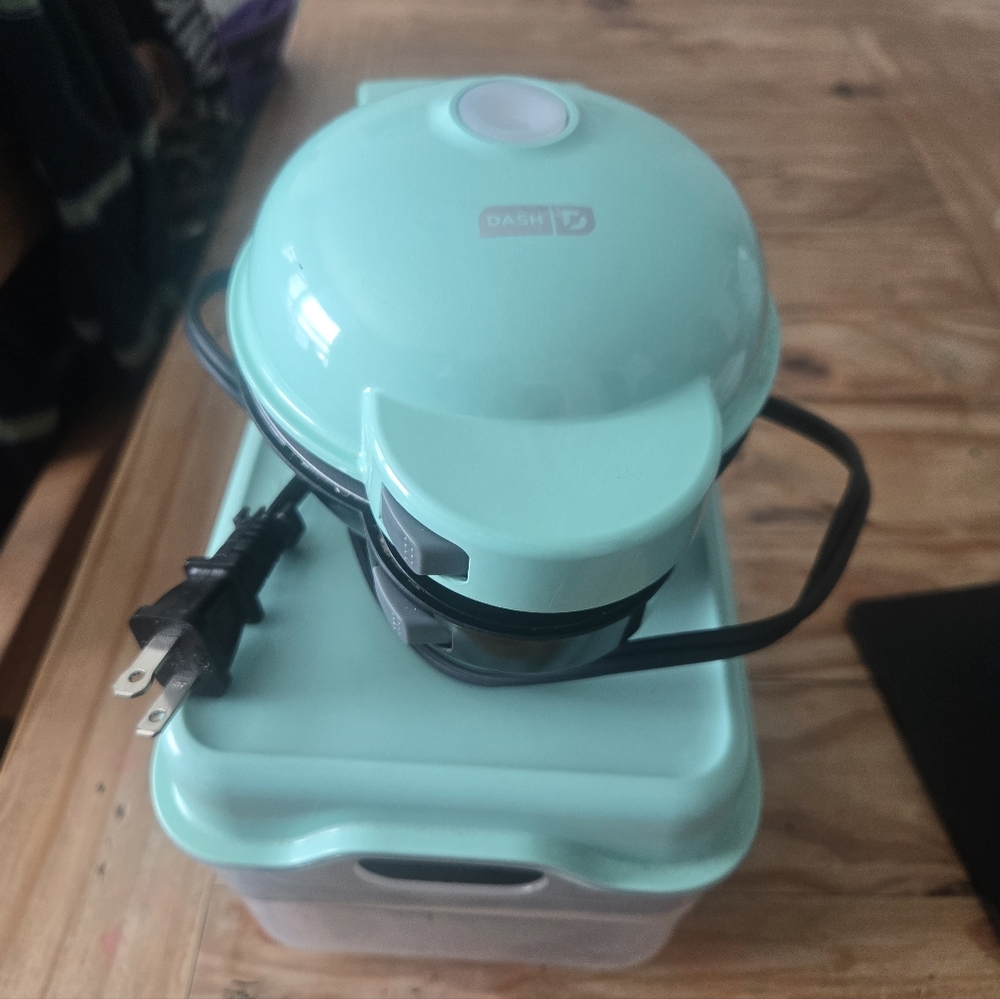 Dash Mini Maker System with 6 Plates